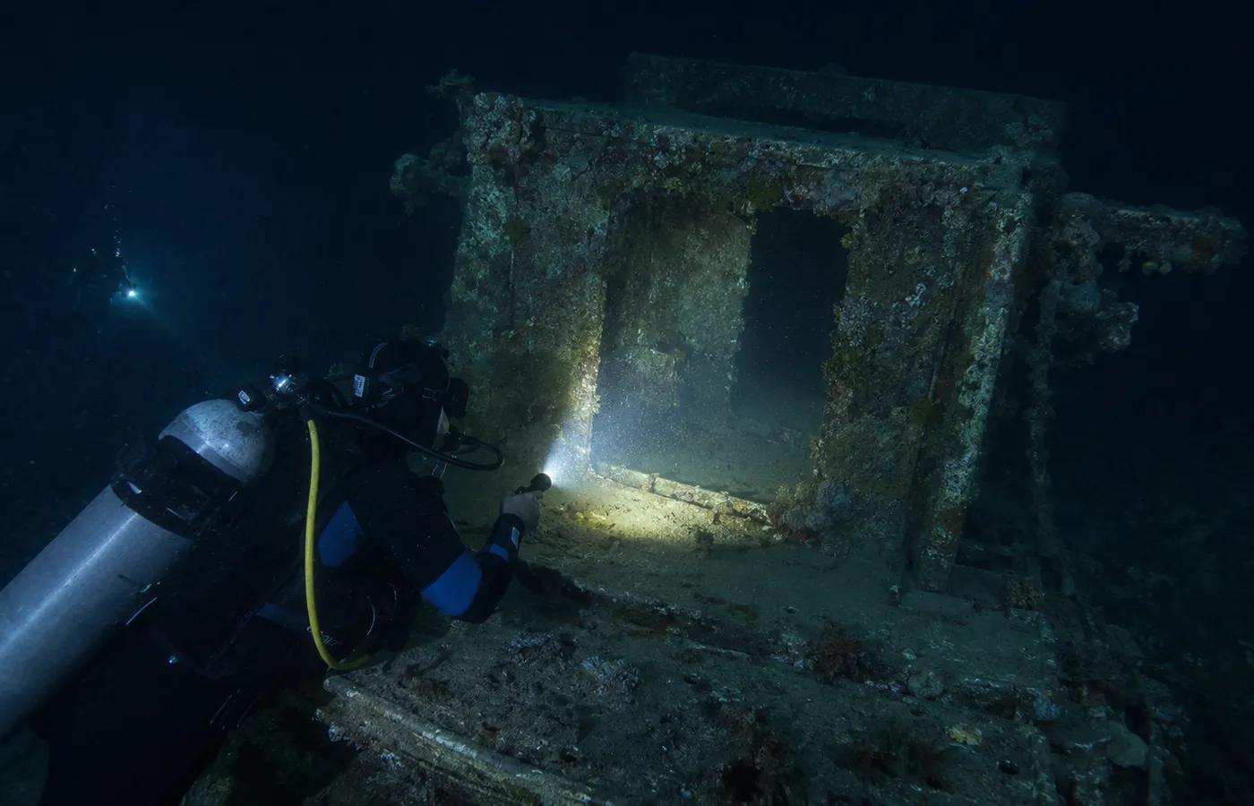 Night diving photos in Hurghada