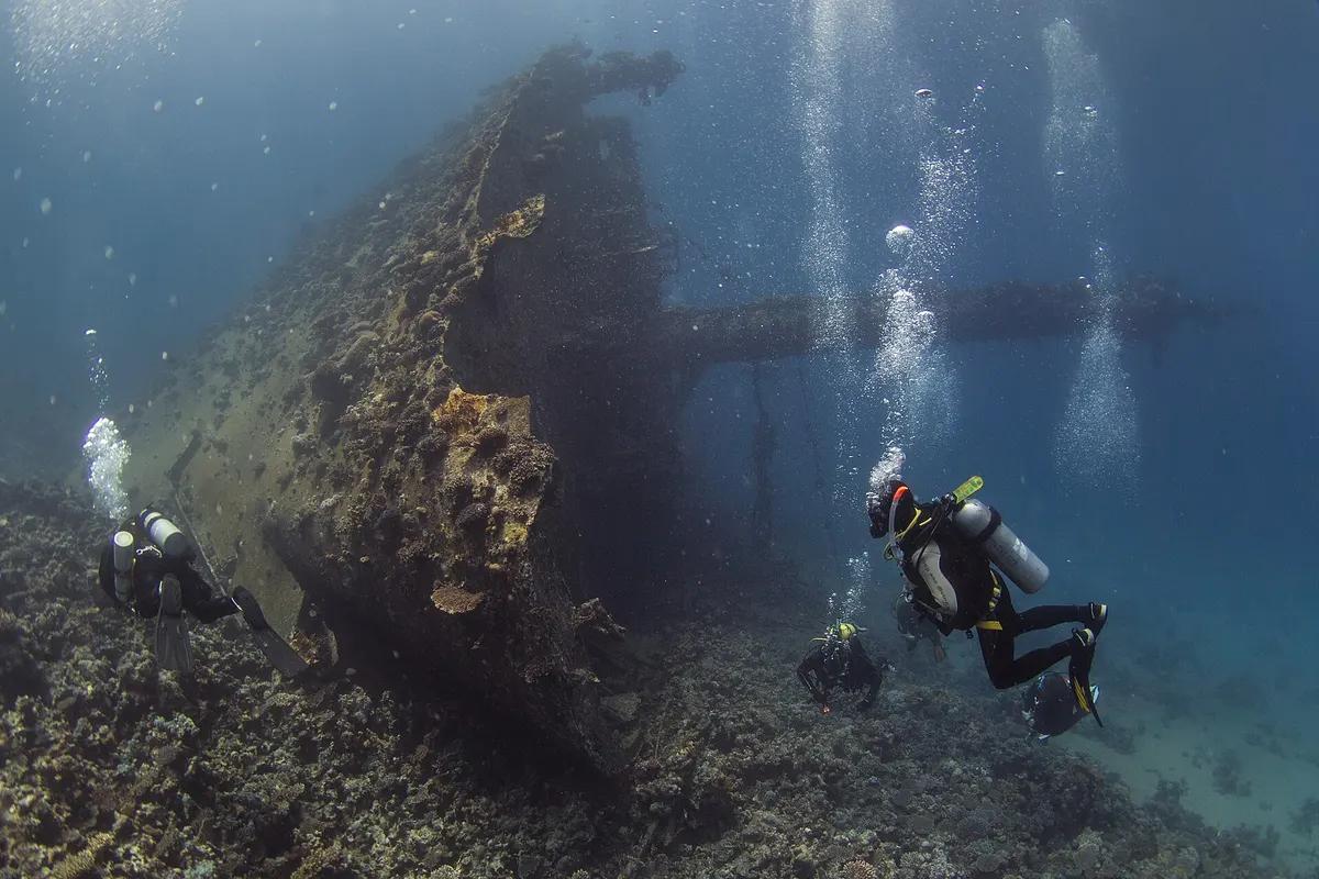 Abu Nuhas underwater photograph 1