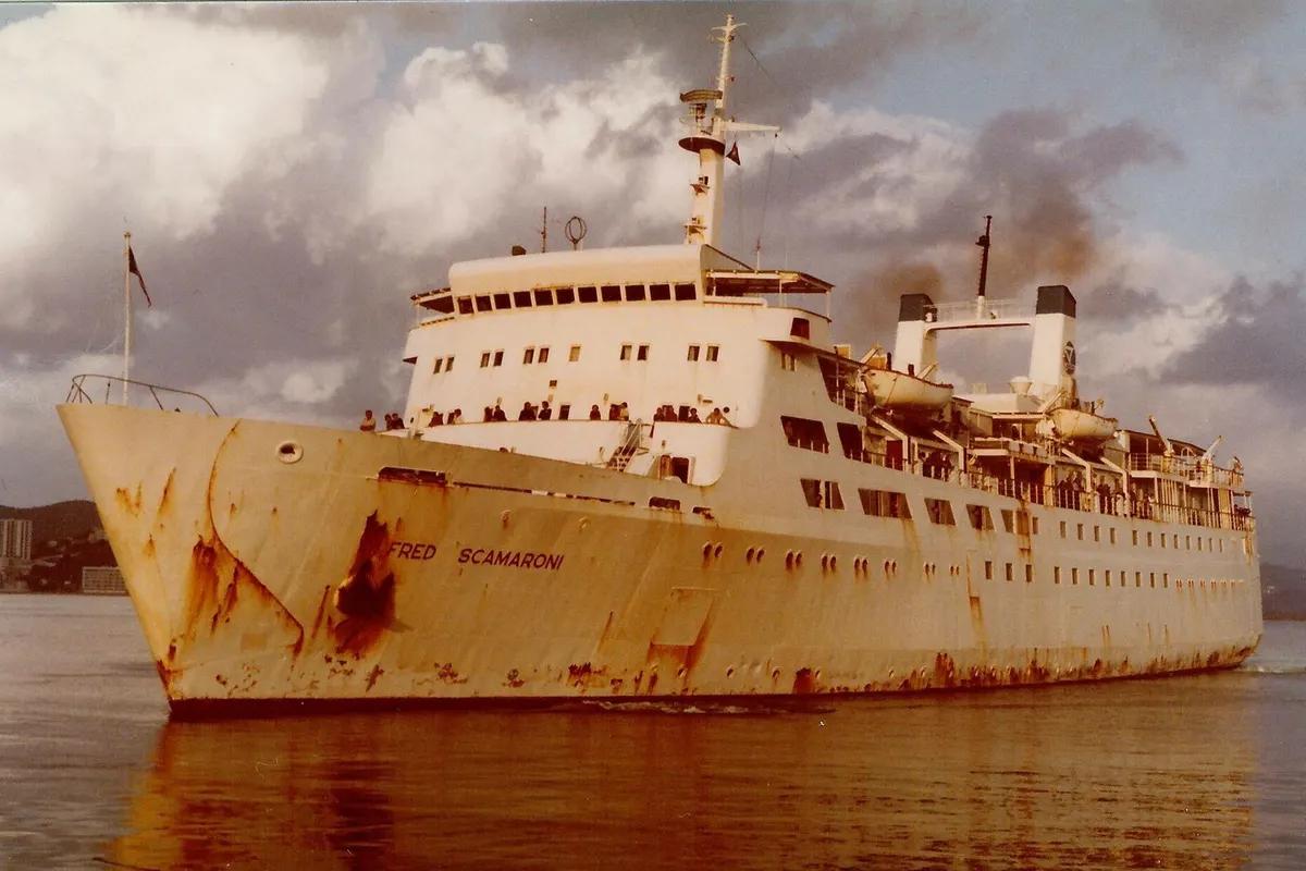 Salem Express underwater photograph 3